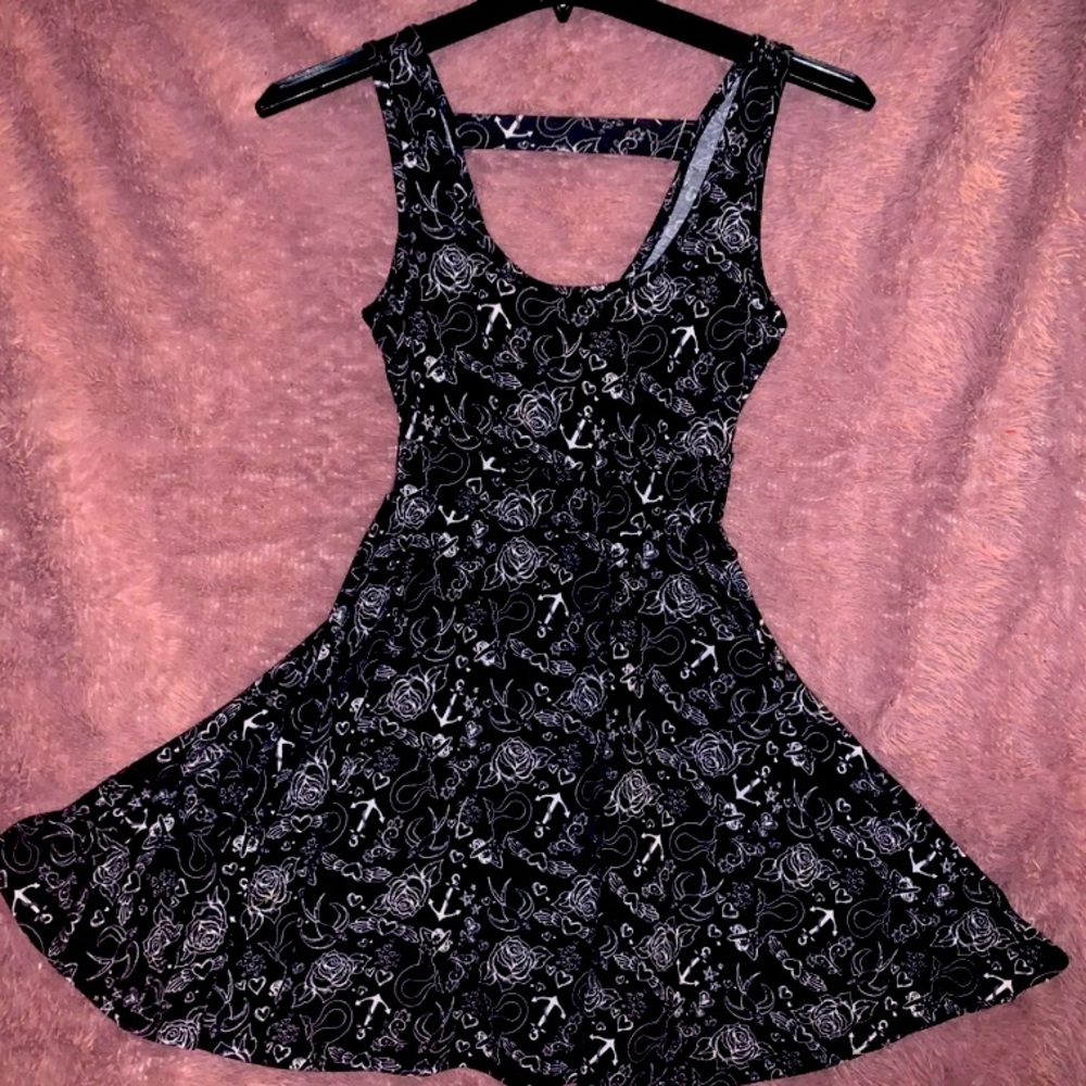 Mermaids,roses, birds, hearts, and anchors.